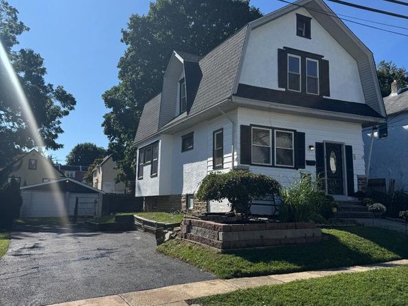 39 Cloverdale Avenue, Upper Darby PA 19082