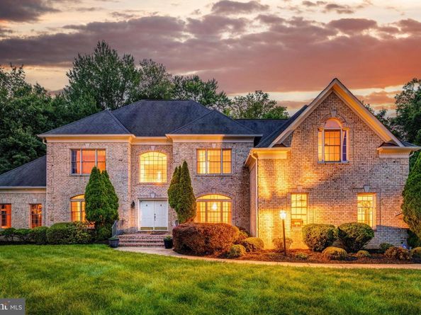 9395 Wolf Trap Creek Court, Great Falls VA 22066