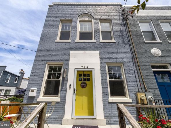 729 Roxboro Place NW, Washington DC 20011