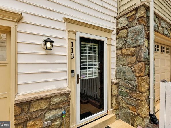 113 Meadows Lane, Alexandria VA 22304