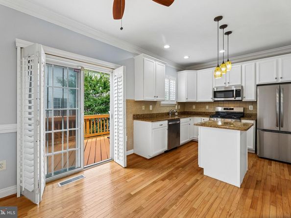 113 Meadows Lane, Alexandria VA 22304