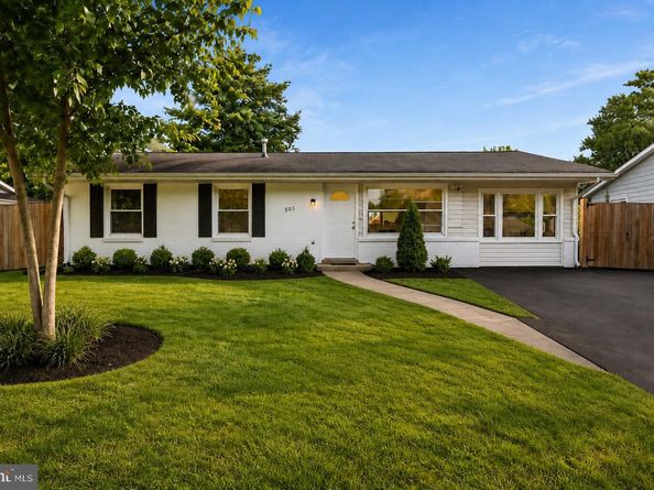 501 E Poplar Road E, Sterling VA 20164