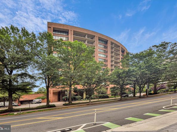 1805 Crystal Drive 807S, Arlington VA 22202