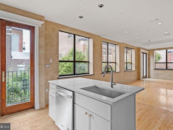1335 Pine Street 401, Philadelphia PA 19107