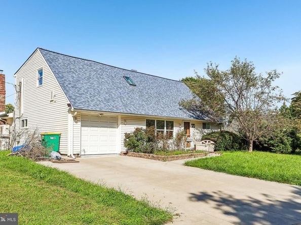 70 Village Lane, Levittown PA 19054