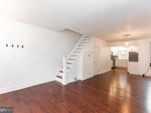 2050 S Beechwood Street, Philadelphia PA 19145