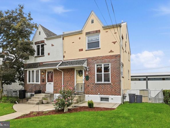 211 Willowbrook Avenue, Folsom PA 19033