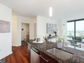 2101 Market Street 3307, Philadelphia PA 19103