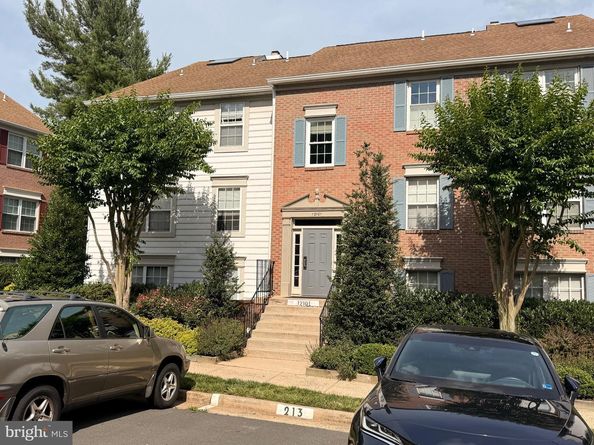 12101 Greenwood Court 301, Fairfax VA 22033