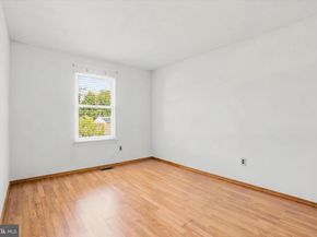 3218 Leeland Drive, Bensalem PA 19020