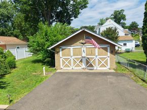 25 Center Avenue, Willow Grove PA 19090