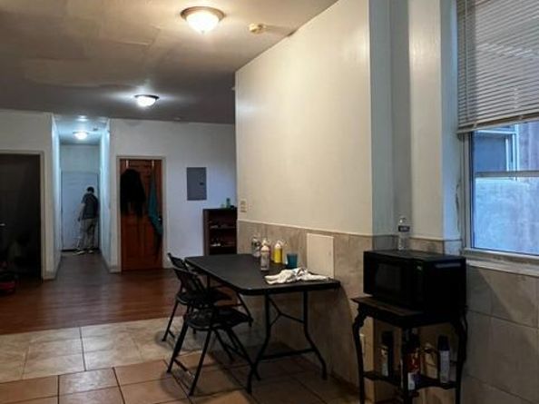 1905 S 7TH Street, Philadelphia PA 19148