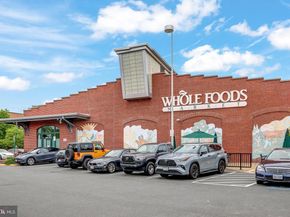 909 Myers Circle SW, Vienna VA 22180