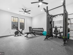 909 Myers Circle SW, Vienna VA 22180