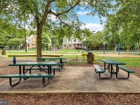 909 Myers Circle SW, Vienna VA 22180