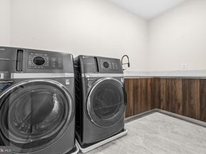 909 Myers Circle SW, Vienna VA 22180