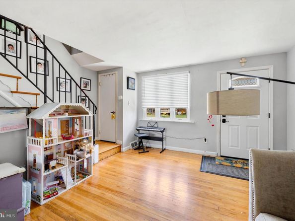 319 Stratford Road, Glenolden PA 19036