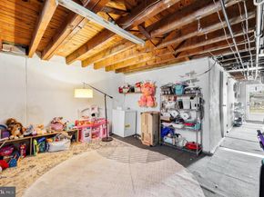319 Stratford Road, Glenolden PA 19036