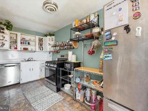 319 Stratford Road, Glenolden PA 19036