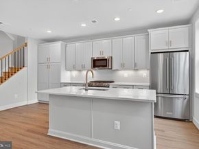 140 Pepperell Street, Alexandria VA 22304