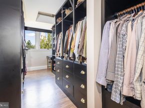 283 Locust Street, Philadelphia PA 19106