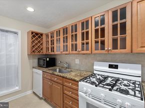 10110 Oakton Terrace Road 10110, Oakton VA 22124