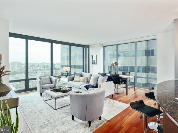 2101 Market Street 3507, Philadelphia PA 19103