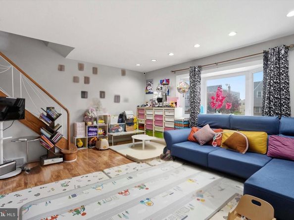 9029 Brous Avenue, Philadelphia PA 19152