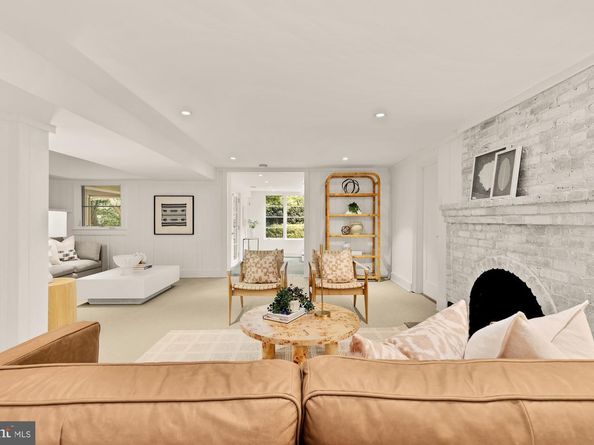 4320 Lorcom Lane, Arlington VA 22207
