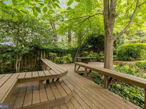 4320 Lorcom Lane, Arlington VA 22207