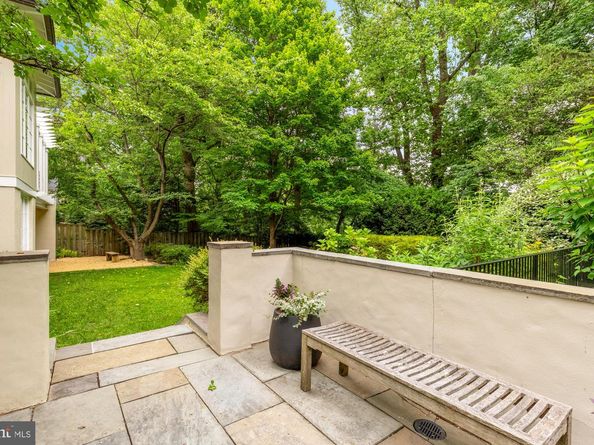 4320 Lorcom Lane, Arlington VA 22207
