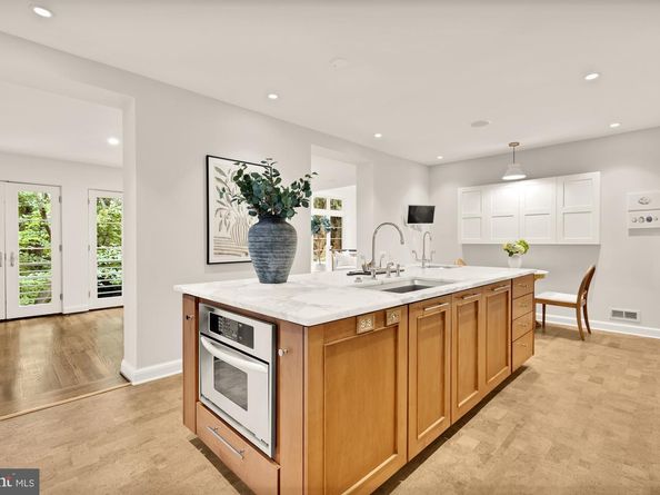 4320 Lorcom Lane, Arlington VA 22207