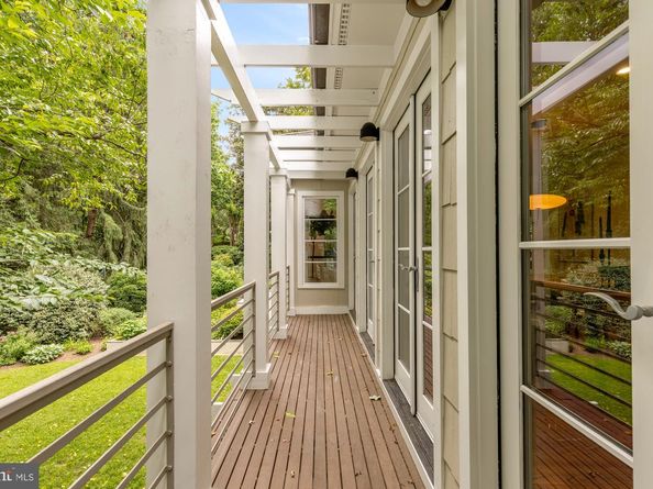 4320 Lorcom Lane, Arlington VA 22207