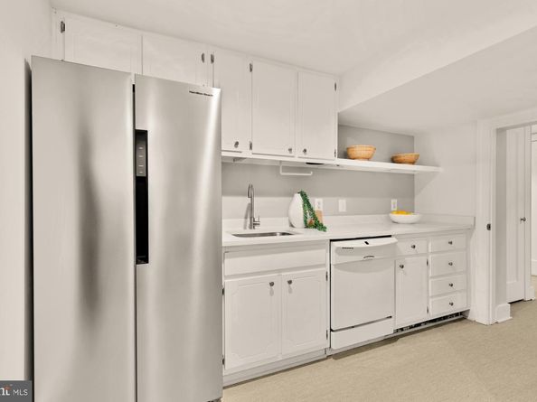 4320 Lorcom Lane, Arlington VA 22207