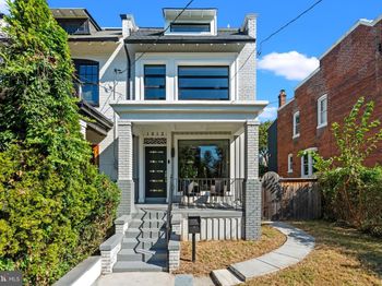 1012 Hamlin Street NE