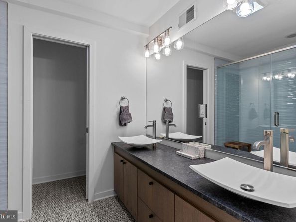 813 E Passyunk Avenue, Philadelphia PA 19147