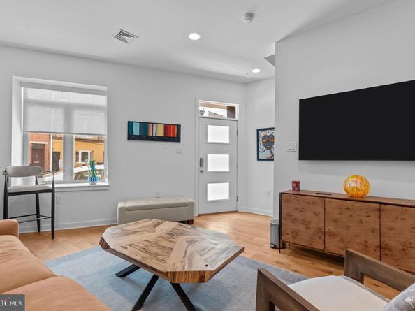 813 E Passyunk Avenue, Philadelphia PA 19147
