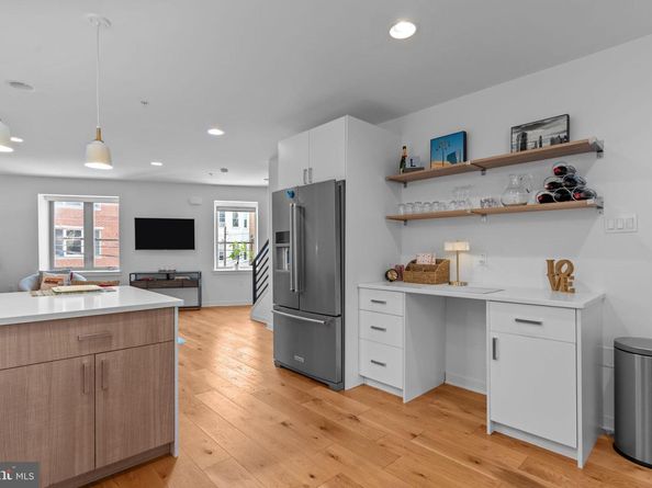 813 E Passyunk Avenue, Philadelphia PA 19147