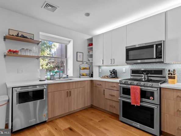 813 E Passyunk Avenue, Philadelphia PA 19147