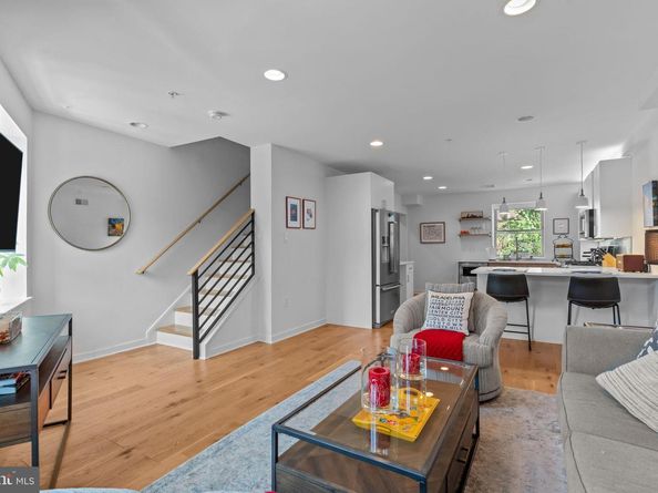 813 E Passyunk Avenue, Philadelphia PA 19147