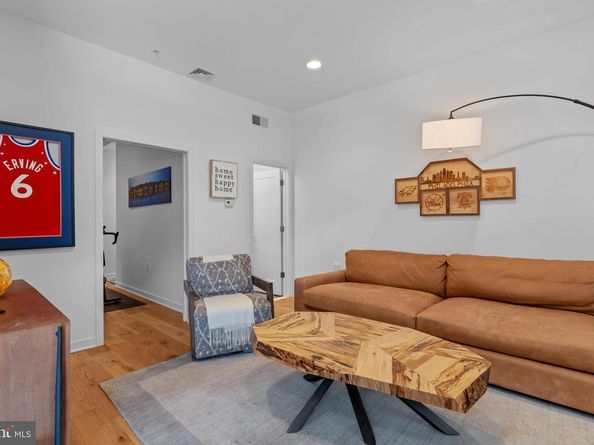 813 E Passyunk Avenue, Philadelphia PA 19147