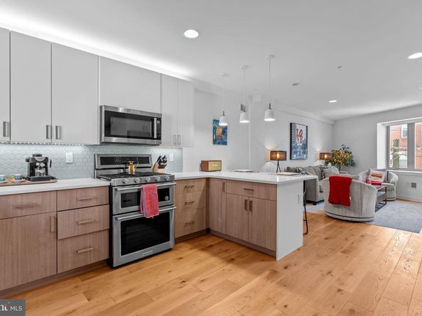 813 E Passyunk Avenue, Philadelphia PA 19147