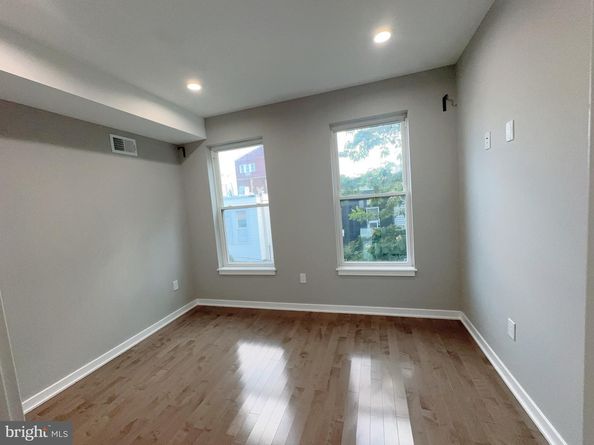516 Pierce Street, Philadelphia PA 19148