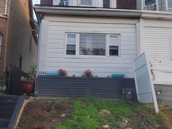1044 Pine Street