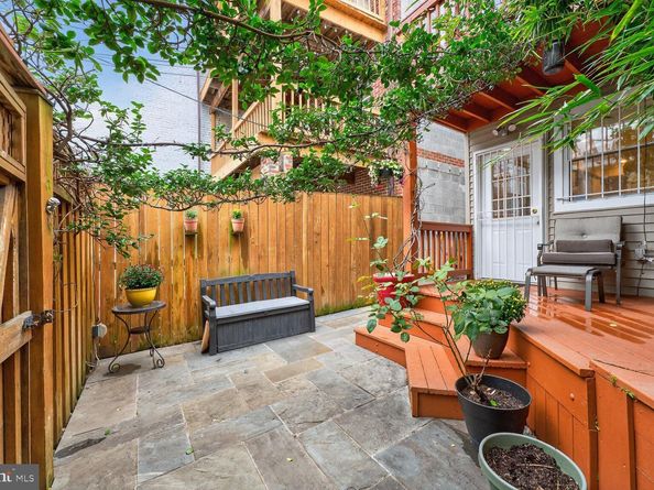 2261 12TH Street NW, Washington DC 20009