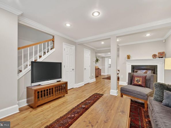 2261 12TH Street NW, Washington DC 20009