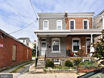 260 Roxborough Avenue