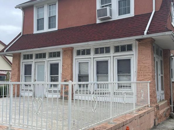 27 Wellington Road, Upper Darby PA 19082