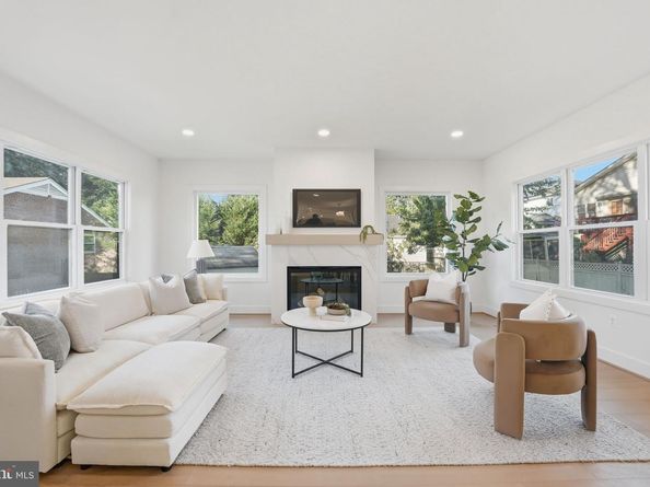 858 N Greenbrier Street, Arlington VA 22205