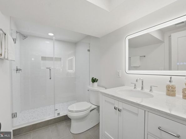 858 N Greenbrier Street, Arlington VA 22205